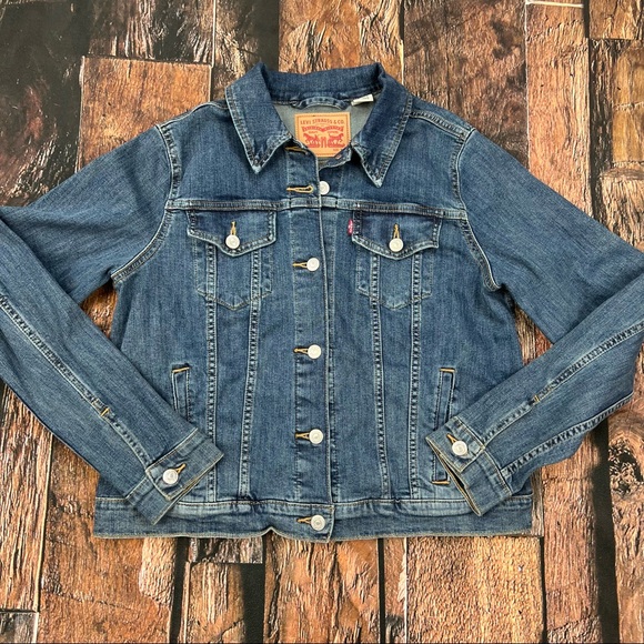 Levi’s Women’s Trucker Denim Jacket Like New